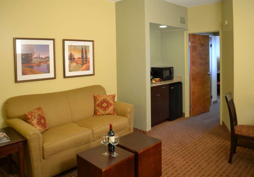 Euro-Suites Hotel Morgantown Quarto foto