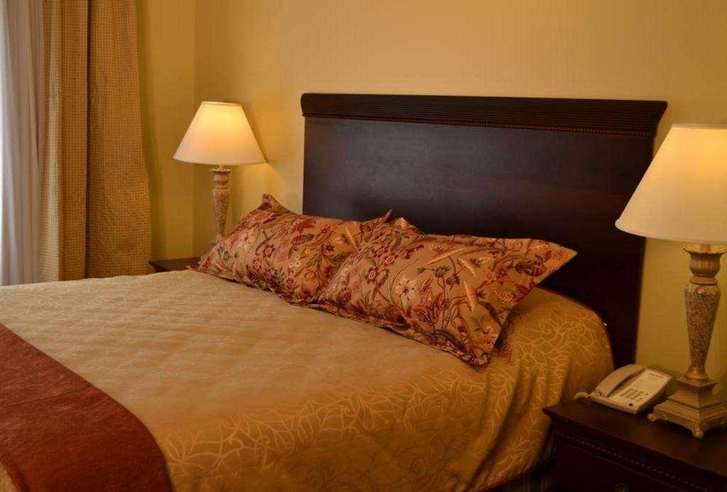 Euro-Suites Hotel Morgantown Quarto foto